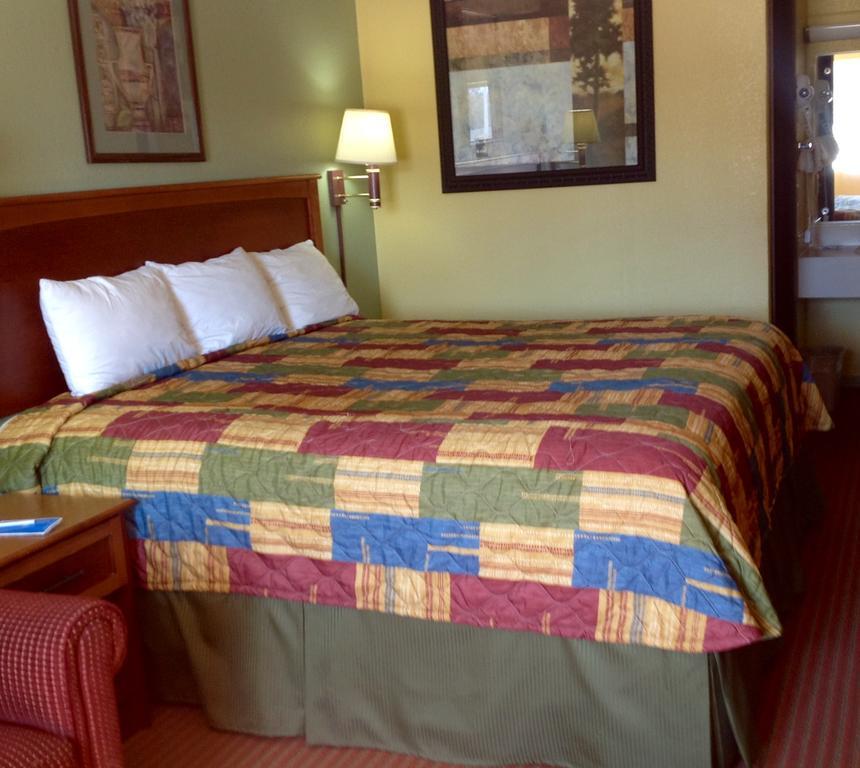 Rodeway Inn Конкордия Экстерьер фото