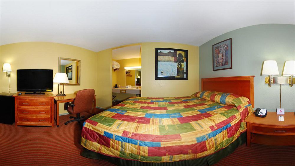 Rodeway Inn Конкордия Экстерьер фото