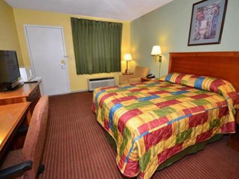Rodeway Inn Конкордия Экстерьер фото